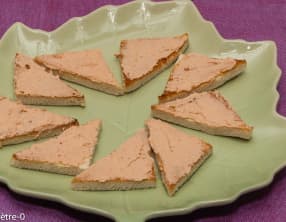 Toasts à la mousse de saumon