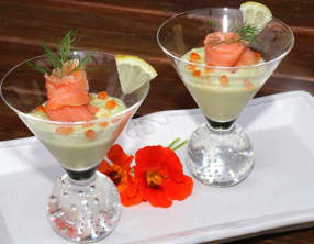 Mousse d'avocat au saumon fumé