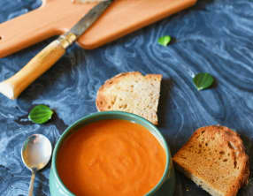La soupe à la tomate qui réveille l’hiver