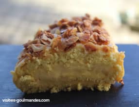 Comme une bûche citron, chocolat blanc, amandes caramélisées