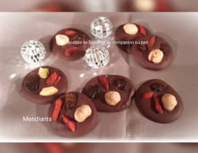 Mendiants au chocolat et fruits secs