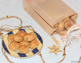 Boules amande et pignons de pin