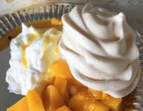 La pavlova à la mangue, coulis de maracujas