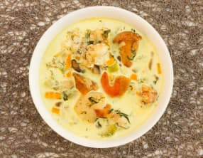 Cassolette de saint jacques et langoustines aux girolles
