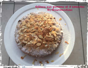 Gâteau aux pommes et 3 amandes
