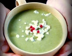 Crème de brocolis aux baies roses