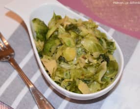 Emincé de choux de Bruxelles à la moutarde et au miel