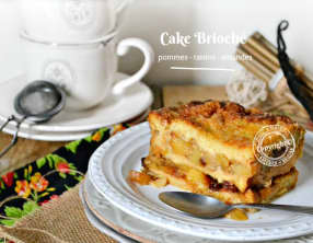 Cake brioché aux pommes, raisins et amandes