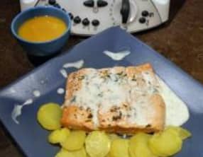 Soupe potiron, pavé de saumon sauce estragon et pomme de terre vapeur