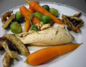 Suprême de volaille aux petits légumes glacés