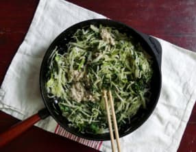 Poêlée indienne de kale et de chou blanc