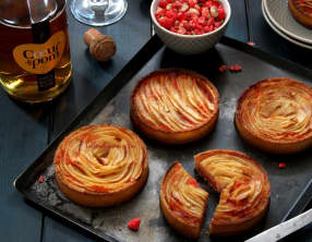 Tartelettes aux pommes, crème d'amande aux pralines roses