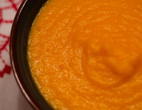 Velouté de carottes au roquefort