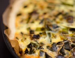 Quiche aux poireaux, au thon et à la moutarde à l'ancienne