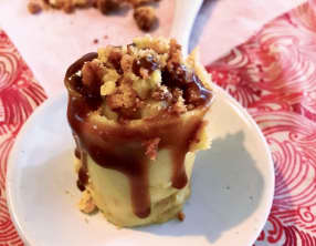 Makis de crêpes pommes-bananes, crumble tonka-coco