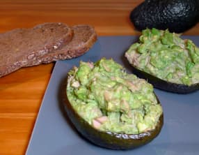 Avocats cuits au thon