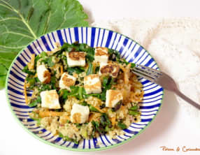 Salade tiède au couscous, chou sauté et halloumi grillé