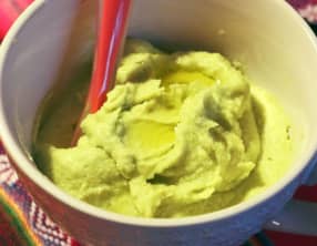 Pâtes, avocat et citron en purée