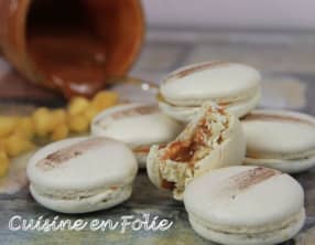 Macarons pomme-caramel au beurre salé