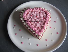 Bavarois chocolat blanc et mousse framboise en forme de coeur pour la Saint Valentin