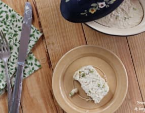 Terrine de poulet aux pistaches et fromage blanc