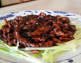 Juliennes de porc à la pâte de soja fermenté