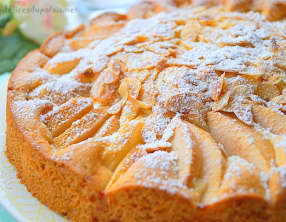Gâteau moelleux aux poires et amandes