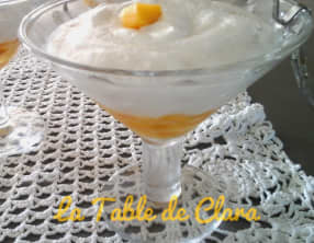 Mousse de fromage blanc sur lit de mangue fraîche