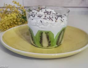 Verrine de kiwis au fromage frais et chantilly