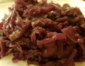 Chou rouge au lard et aux pommes