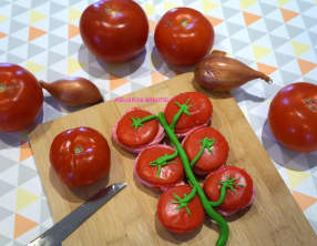 Macarons trompe l'oeil, grappe de tomates