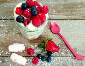 Tiramisu aux fruits rouges et biscuits roses de Reims