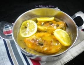Filets de poulet, sauce au citron et aux câpres