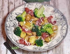 Salade tiède de rattes et brocolis aux magrets vinaigrette de marmesan