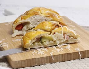 Pain garni au chou fleur chèvre et lard