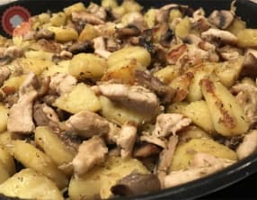 Poêlée de pommes de terre, champignons et poulet