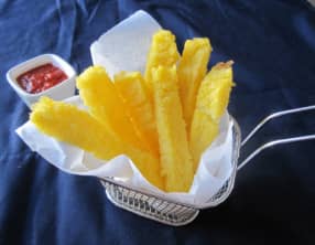 Frites de polenta et salsa de poivrons