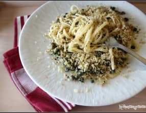 Pâtes à la chapelure à l'ail et aux câpres