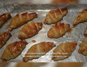 Croissant feuilleté au foie gras et confit de figues pour l'apéro