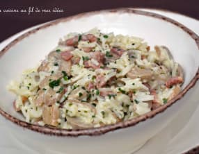 Riz crémeux aux champignons, lardons et estragon