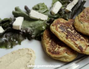 Saint-félicien en galettes, houmous et cumin et curry