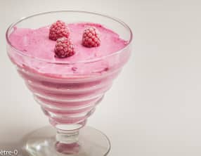 Mousse au coulis de cassis