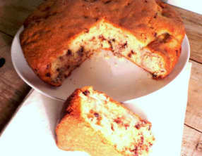 Gâteau aux bananes, pépites de chocolat et noix