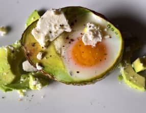 Oeufs en nid d’avocat