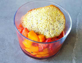 Tartare fraise-mangue à la vanille et au citron vert, tuile pistache