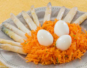 Salade de carottes aux asperges et oeufs de caille