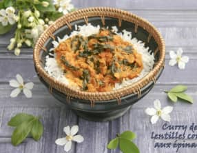 Curry de lentilles corail aux épinards