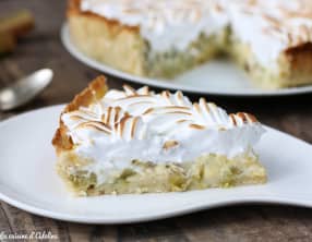 Tarte à la rhubarbe meringuée