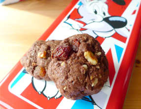 Biscuits chocolat, raisins et noisettes