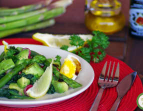 Salade d'asperges et avocat